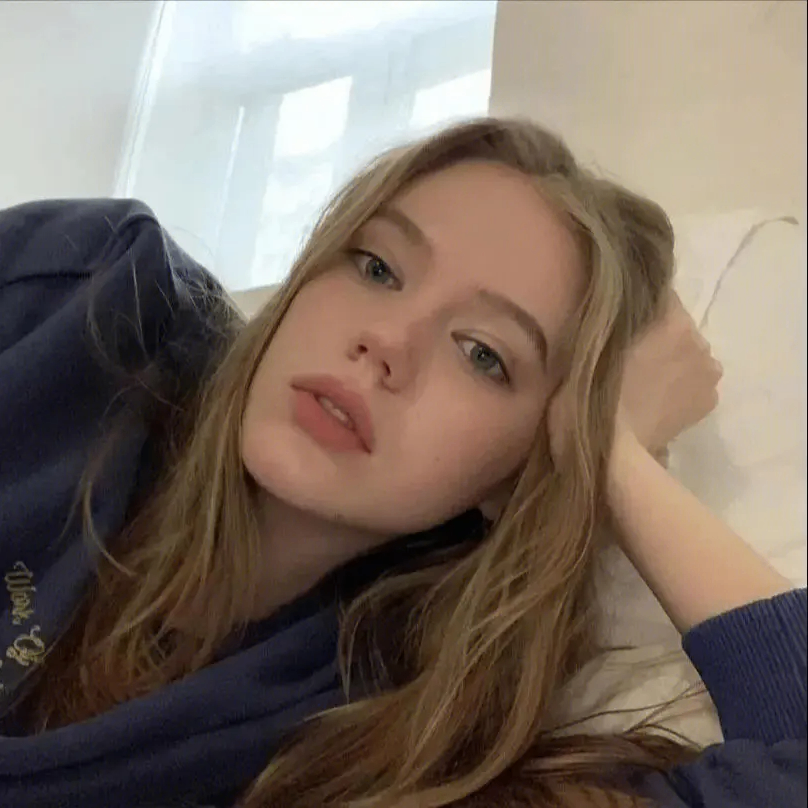 StellaEllie (thomasmadeline.lens) Lens social identity (.lens handle) PFP