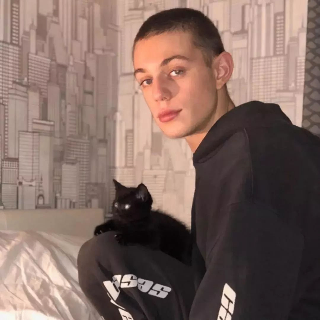 augustat (augustat.lens) Lens social identity (.lens handle) PFP