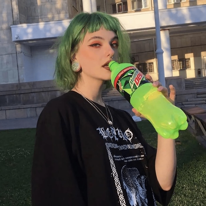 CloverChronicler (andrewtongypp.lens) Lens social identity (.lens handle) PFP