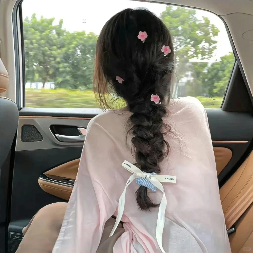 Betsy (oliverella.lens) Lens social identity (.lens handle) PFP