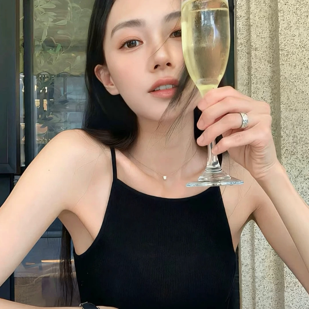 Riley (ginagill.lens) Lens social identity (.lens handle) PFP