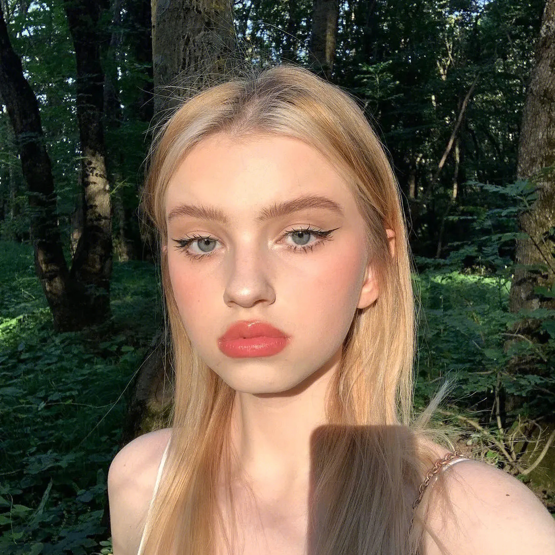 ChristianConnor (evelynroses.lens) Lens social identity (.lens handle) PFP