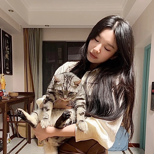 lemonisnotsour (lemonisnotsour.lens) Lens social identity (.lens handle) PFP