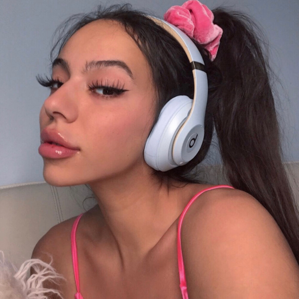 LoganAmelia (hoooh1234567.lens) Lens social identity (.lens handle) PFP