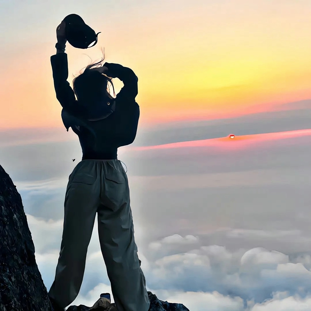 clintonaly (clintonaly.lens) Lens social identity (.lens handle) PFP