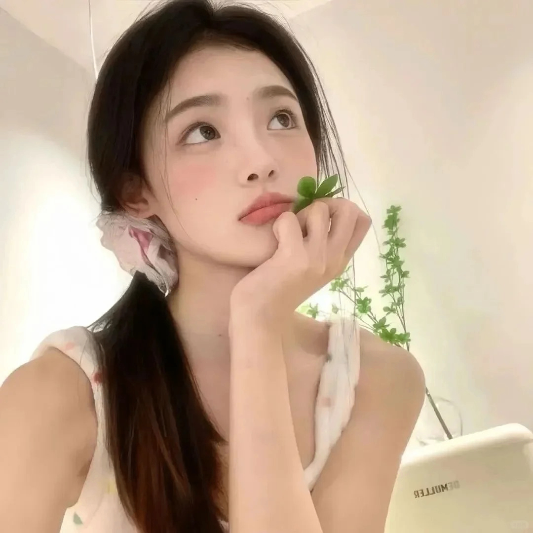 Betsy (jamesaq.lens) Lens social identity (.lens handle) PFP