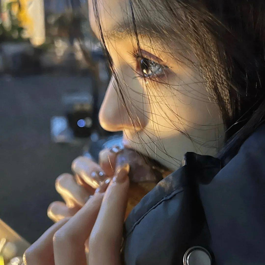 Zona Giles (nnnnnns.lens) Lens social identity (.lens handle) PFP