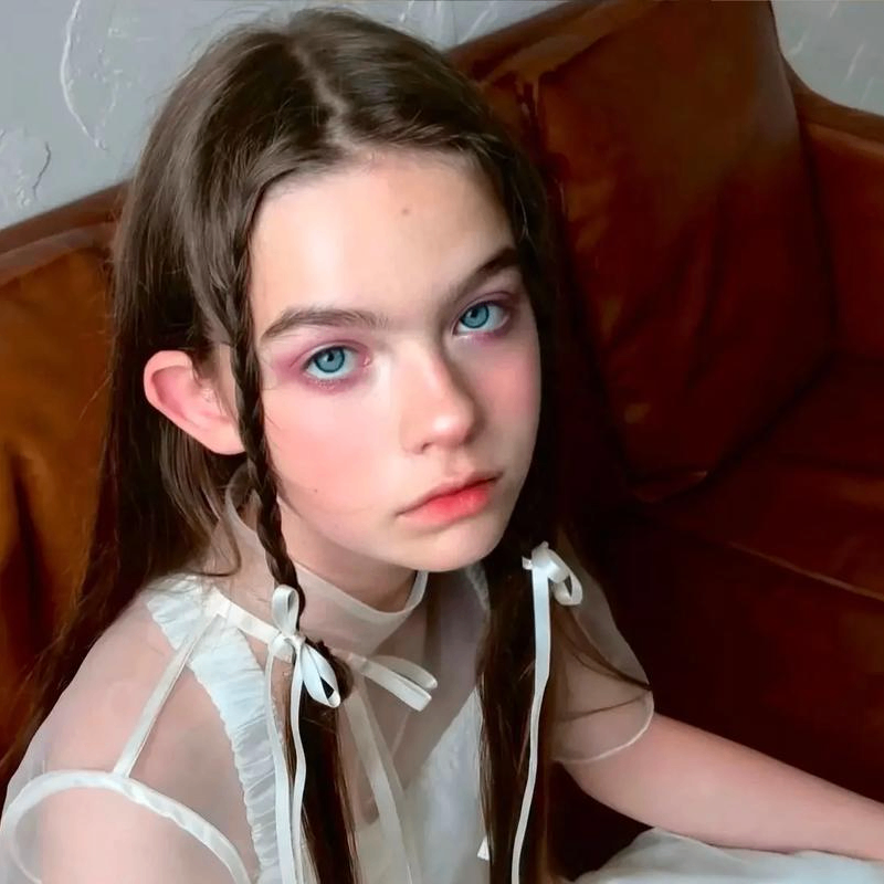 ScarlettZoey (lukezoey.lens) Lens social identity (.lens handle) PFP