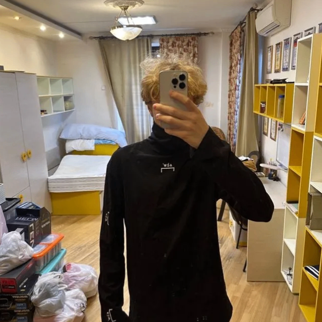 kirillLoveGod (kirilllovegod.lens) Lens social identity (.lens handle) PFP