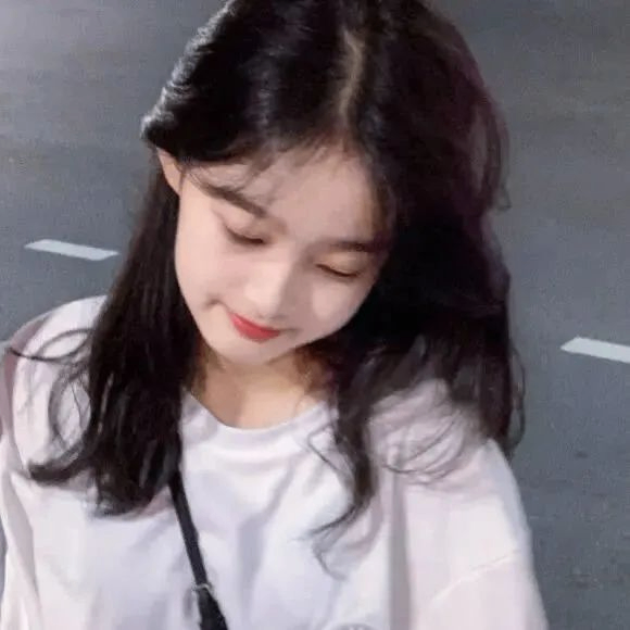 Yetta Barney (qqqqqqx.lens) Lens social identity (.lens handle) PFP