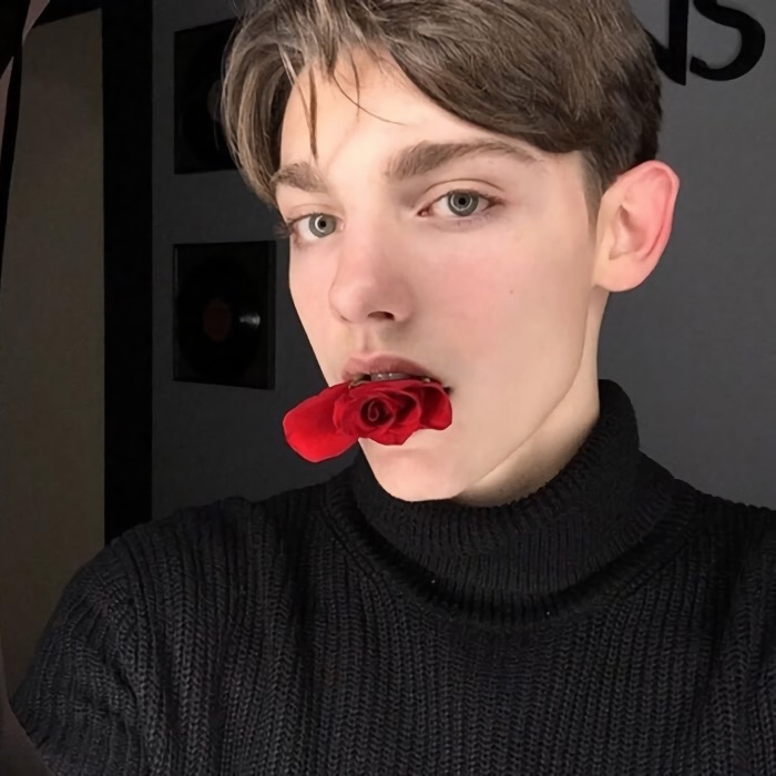 lilygraysona (lilygraysona.lens) Lens social identity (.lens handle) PFP