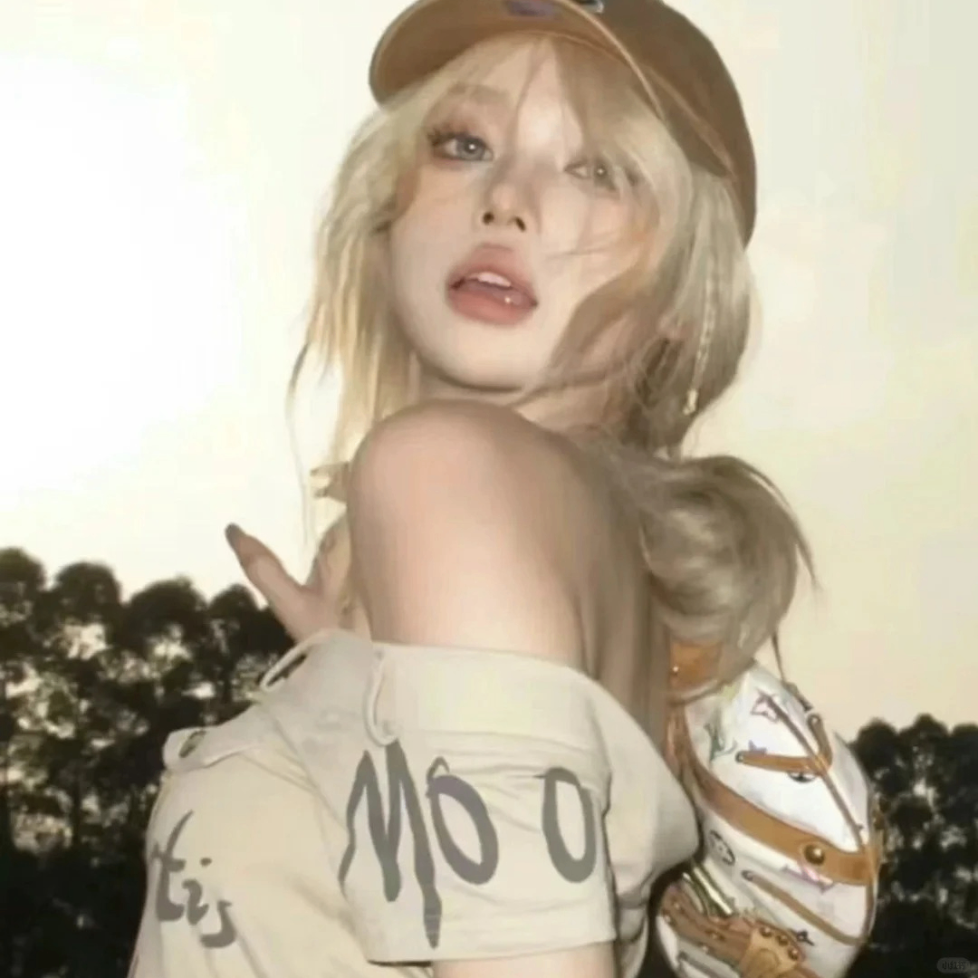 gwagawdawdw (ameliaaa.lens) Lens social identity (.lens handle) PFP