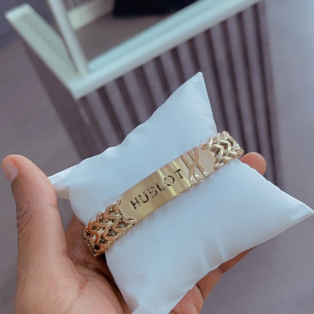 Saleh Ishaq saleh (abbasaleh8080.lens) Lens social identity (.lens handle) PFP