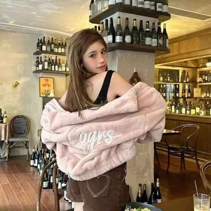 Sarungayam (blackmediumblack.lens) Lens social identity (.lens handle) PFP