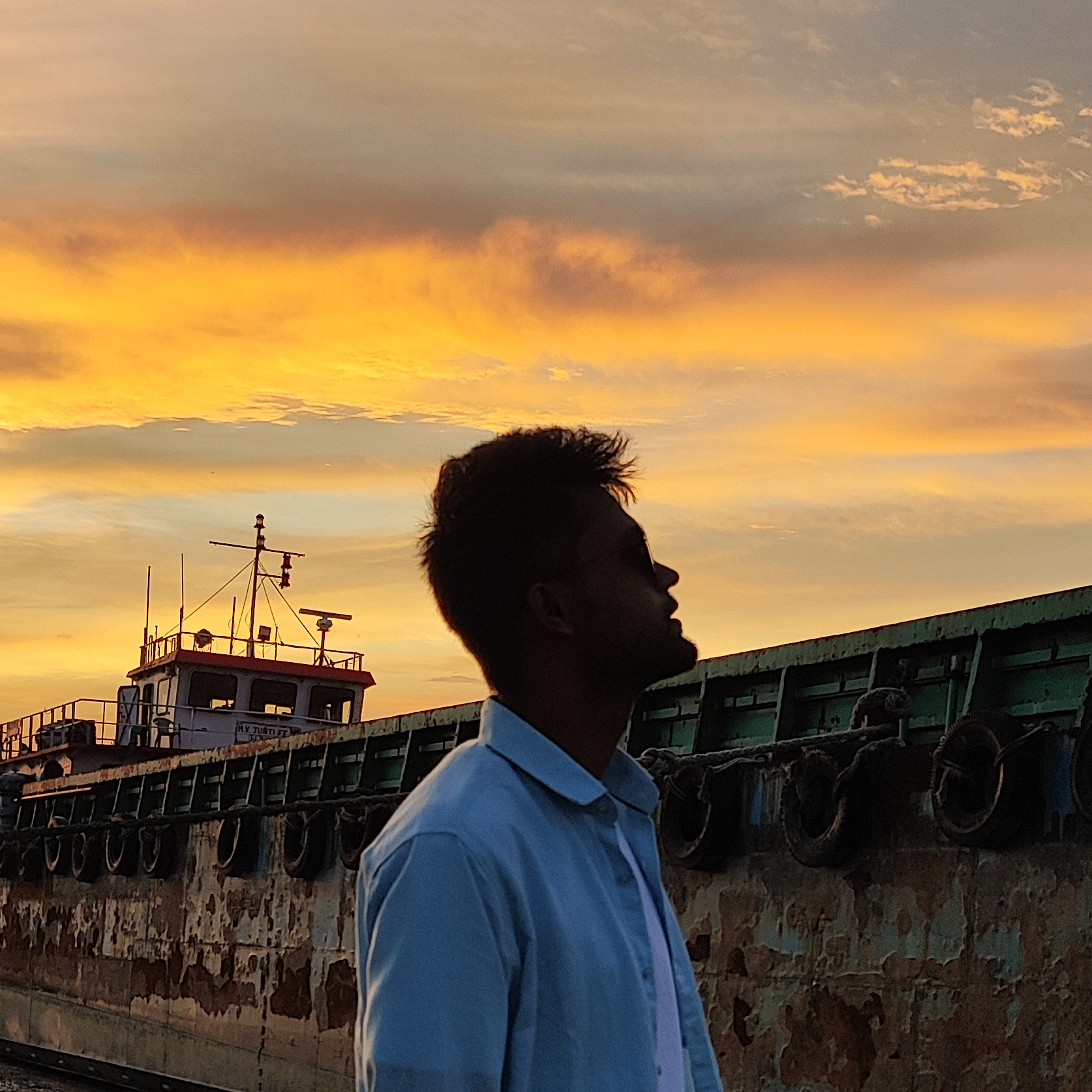 Malay (malay.lens) Lens social identity (.lens handle) PFP