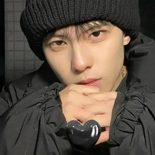 xeniaak (xeniaak.lens) Lens social identity (.lens handle) PFP