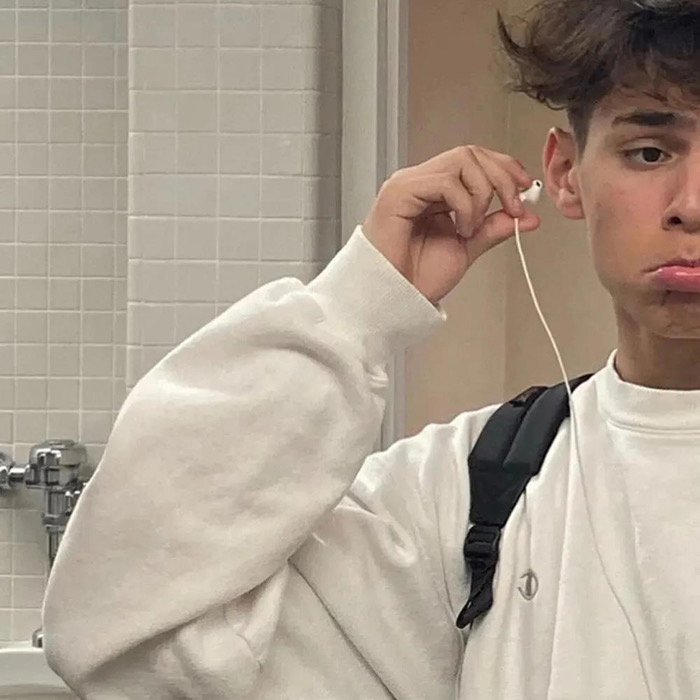 SensibleSebastian (youma.lens) Lens social identity (.lens handle) PFP