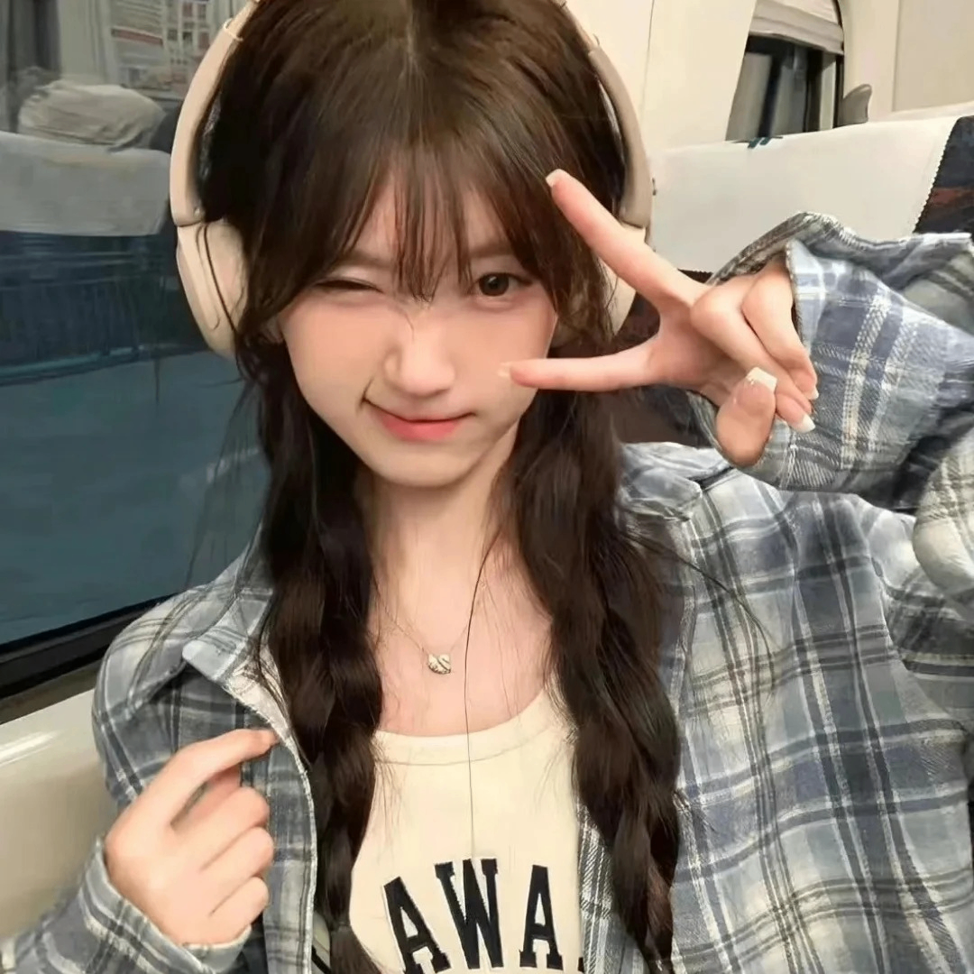 Sobremesa (debbiea.lens) Lens social identity (.lens handle) PFP