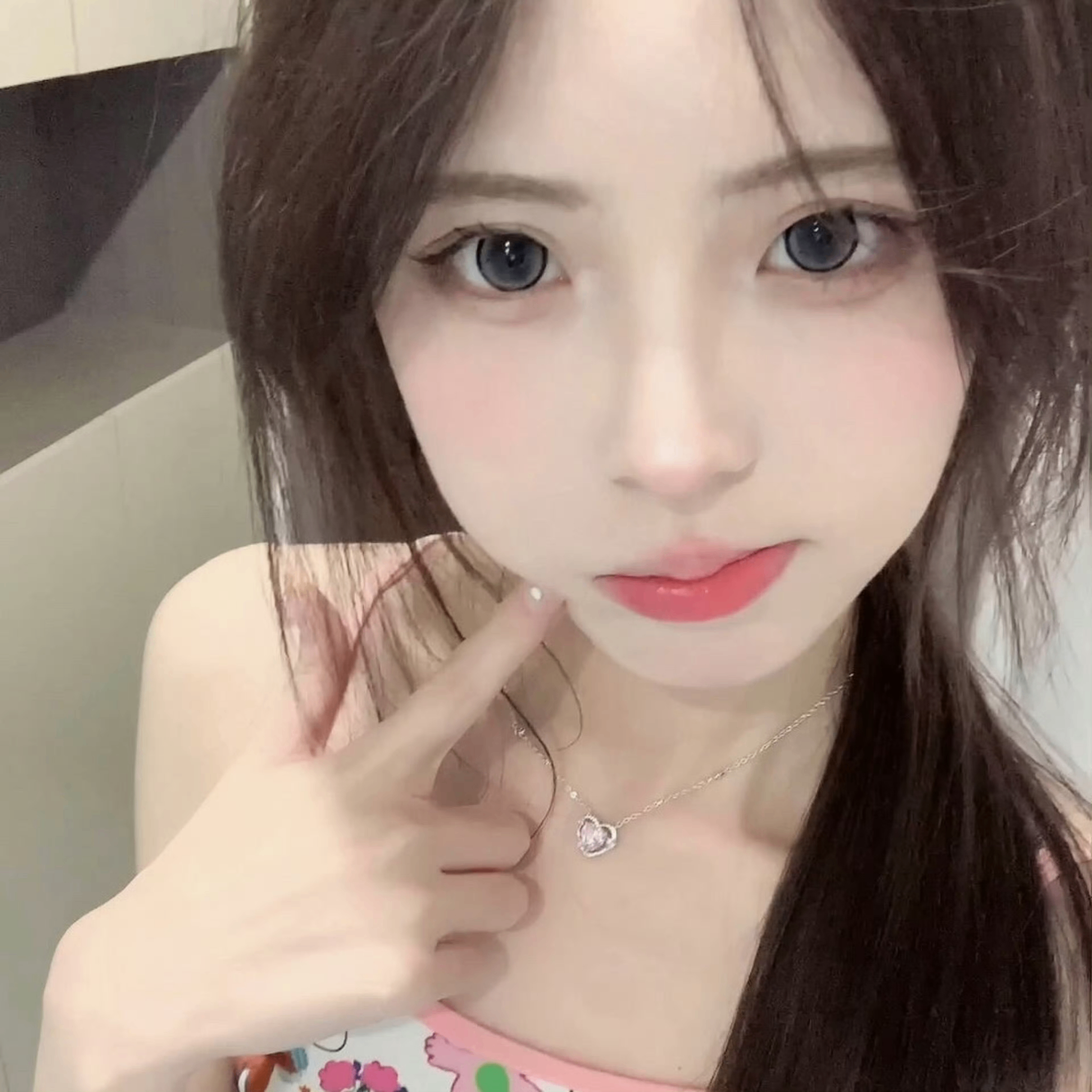 LunaLark (wiwiw.lens) Lens social identity (.lens handle) PFP