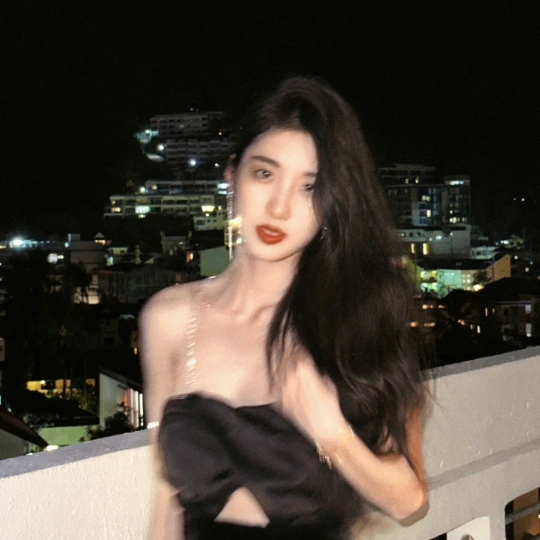 Claire (clailre.lens) Lens social identity (.lens handle) PFP