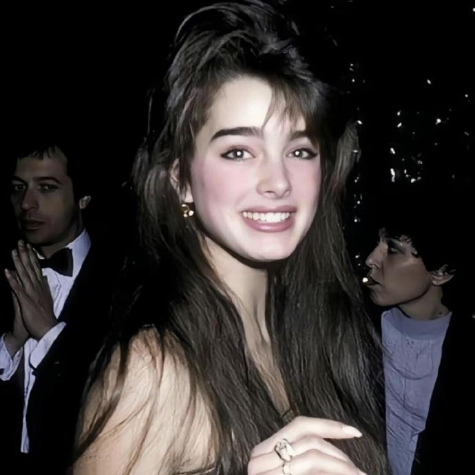 Lunares (lunares.lens) Lens social identity (.lens handle) PFP