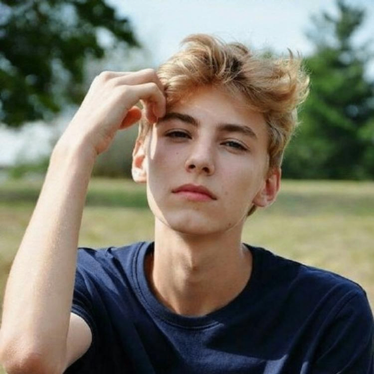 BraveBradley (starfishstory.lens) Lens social identity (.lens handle) PFP