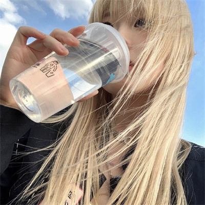 Donk (eeeeeoo.lens) Lens social identity (.lens handle) PFP