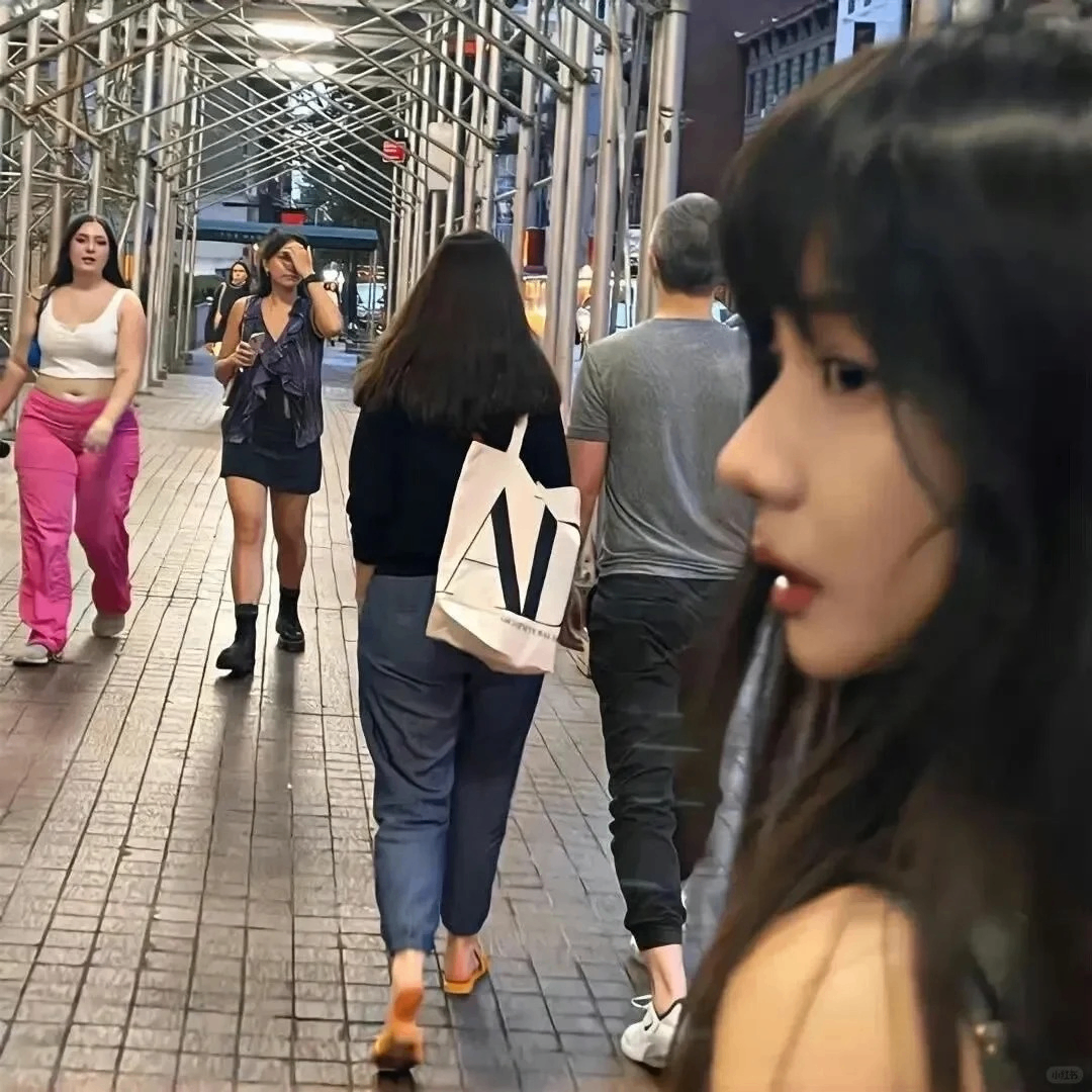 hujhh (hujhh1.lens) Lens social identity (.lens handle) PFP