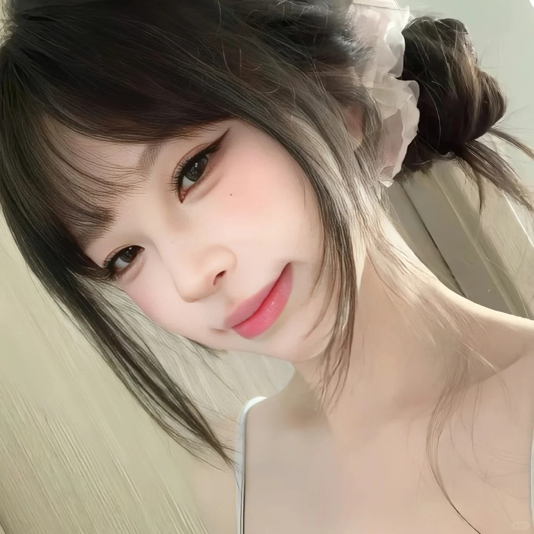 Jacqueline (olivialiamklxd.lens) Lens social identity (.lens handle) PFP