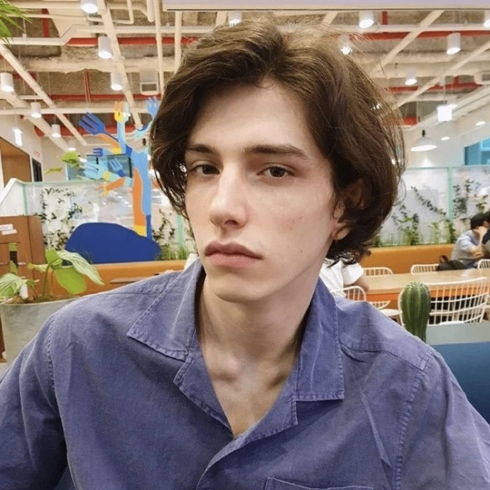 julianlilyl (julianlilyl.lens) Lens social identity (.lens handle) PFP