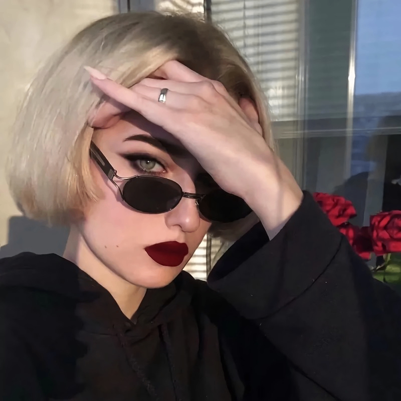 julianlilyw (julianlilyw.lens) Lens social identity (.lens handle) PFP