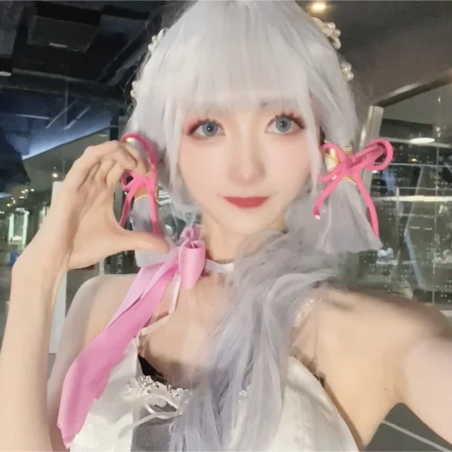 Lisa (lisacarl.lens) Lens social identity (.lens handle) PFP