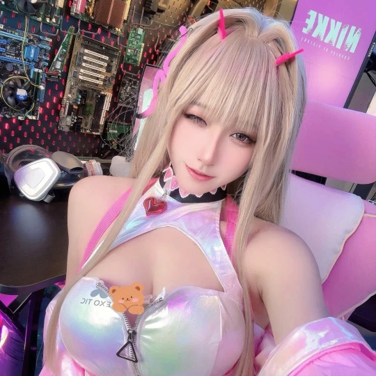 Arisa (arisaa.lens) Lens social identity (.lens handle) PFP