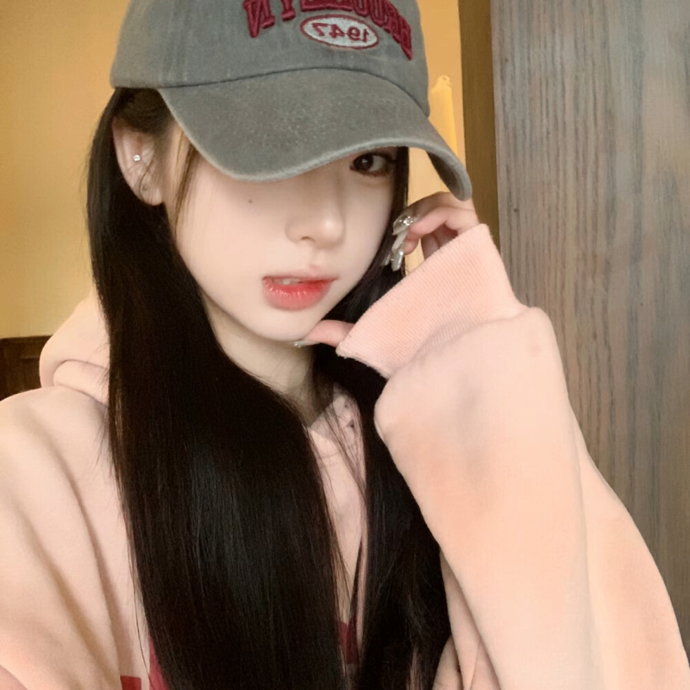 infatuation (alanbw.lens) Lens social identity (.lens handle) PFP