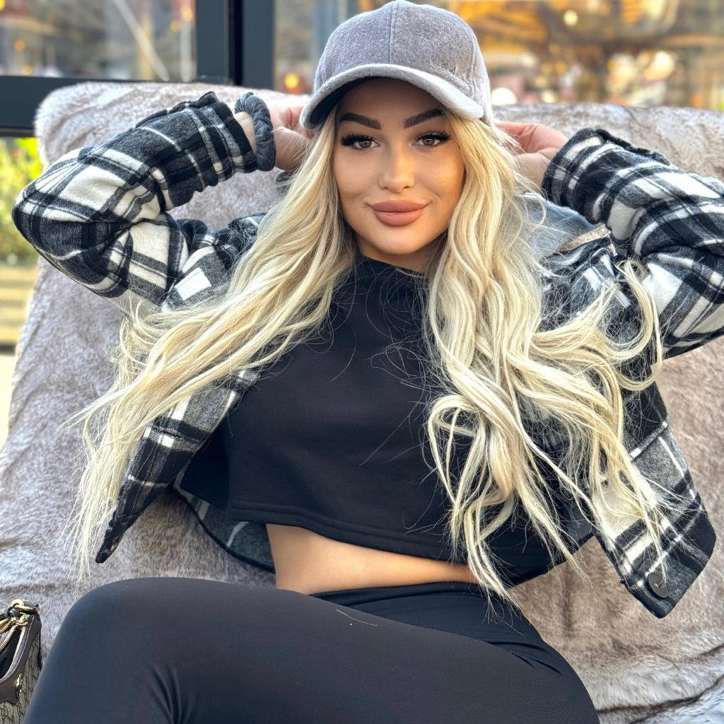 izabel (isanowak.lens) Lens social identity (.lens handle) PFP