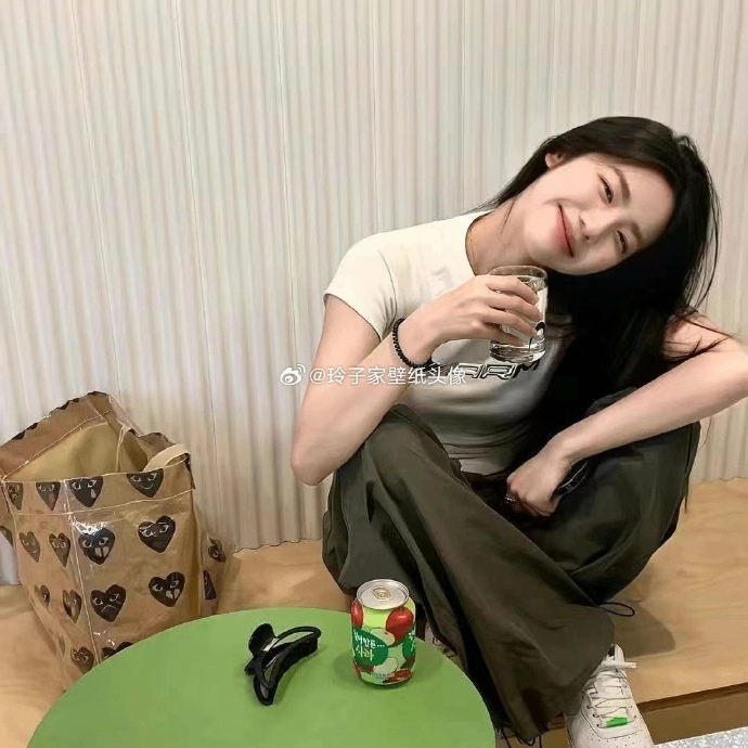 hfgdh (eileenty.lens) Lens social identity (.lens handle) PFP